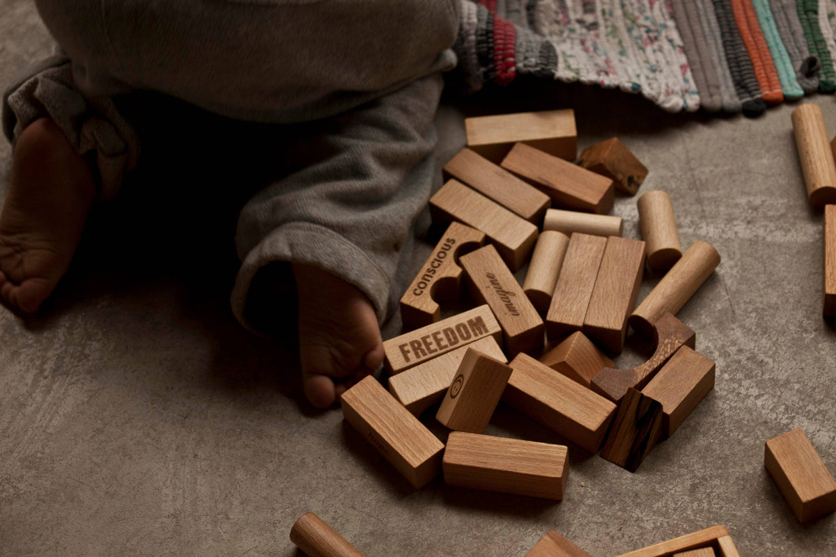 Wooden Blocks In Tray XL - 63 pcs Natural